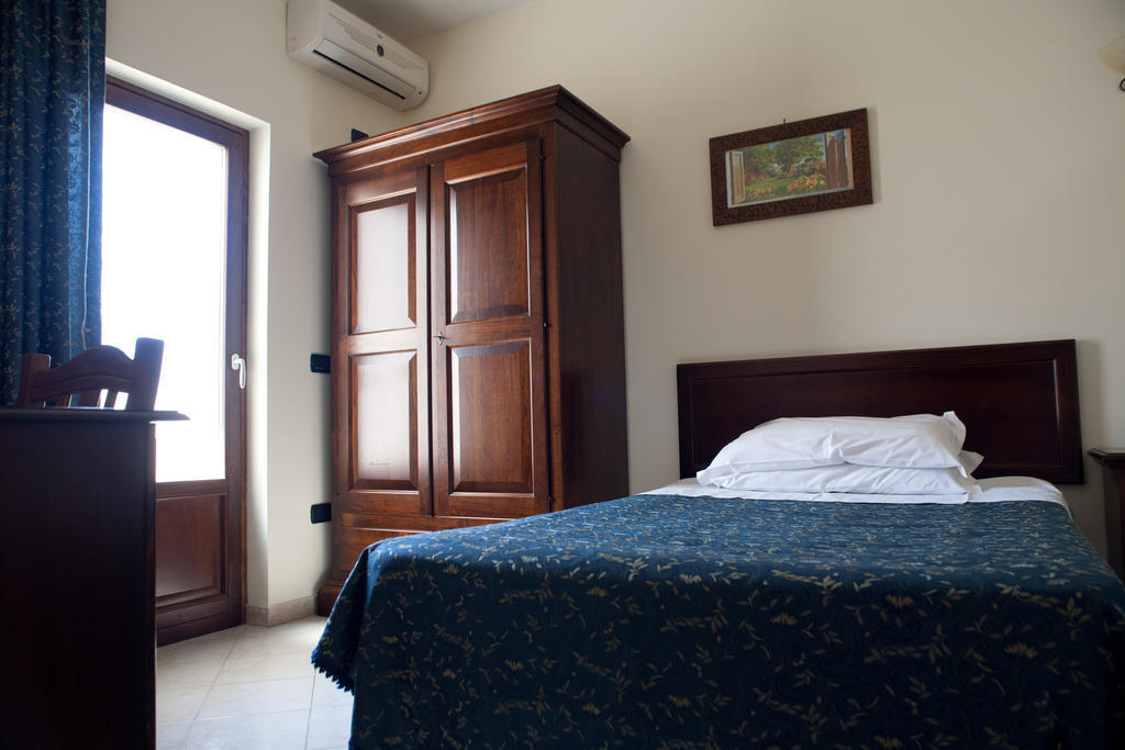 Hotel Ristorante Villa Pegaso San Pietro Infine Chambre photo